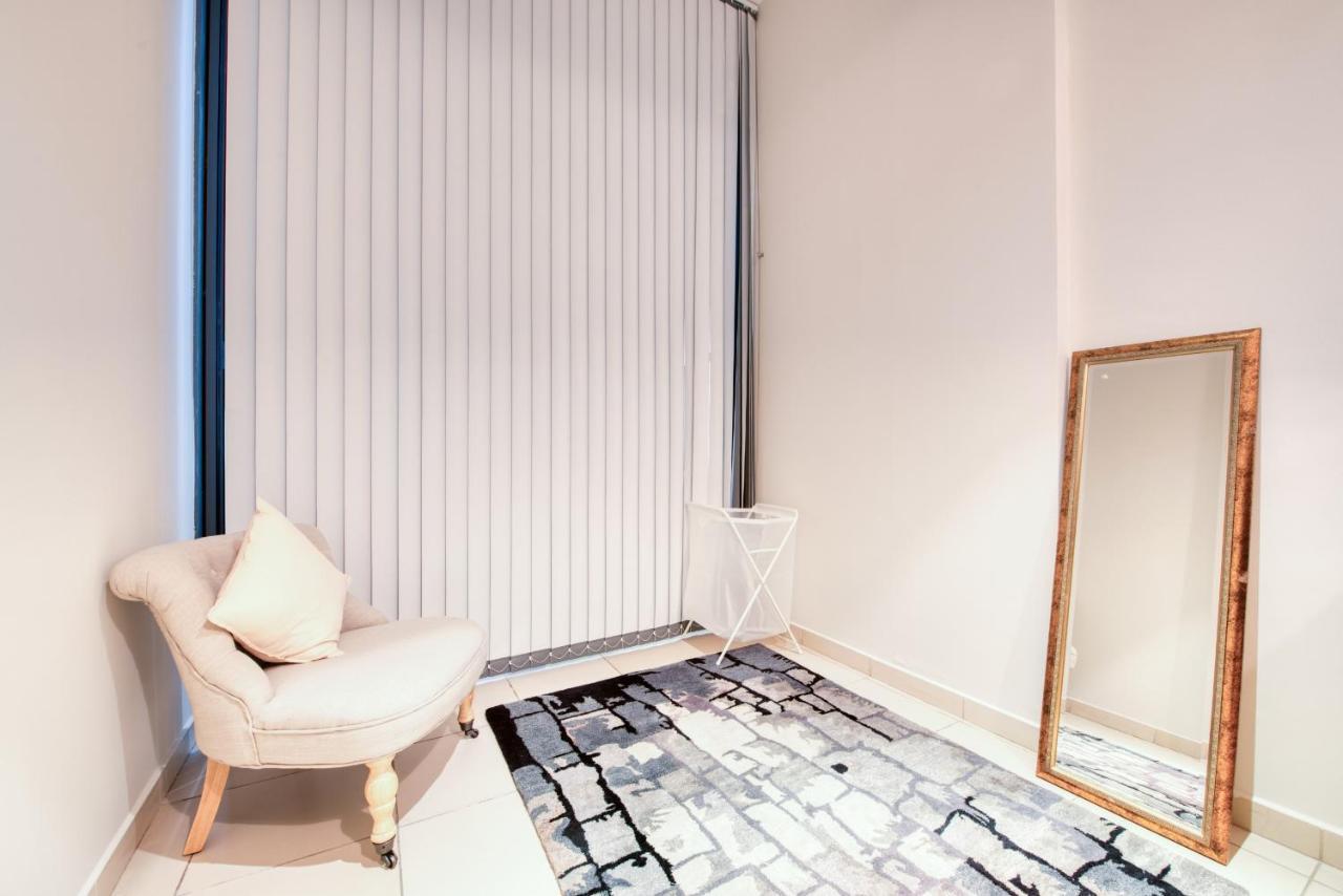 Maison Privee - Big, Bright, Luxury Marina Views Apt Next To Beach ドバイ エクステリア 写真