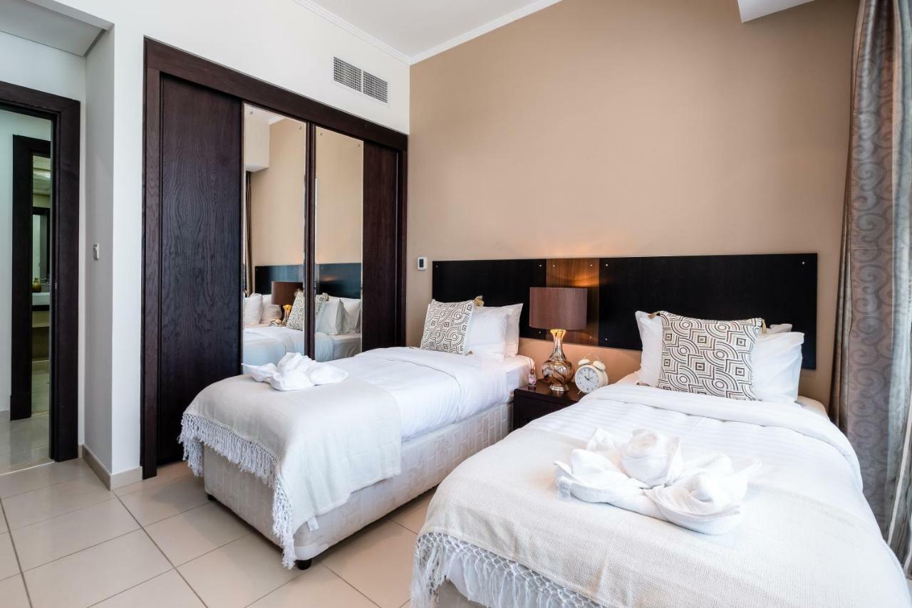 Maison Privee - Big, Bright, Luxury Marina Views Apt Next To Beach ドバイ エクステリア 写真