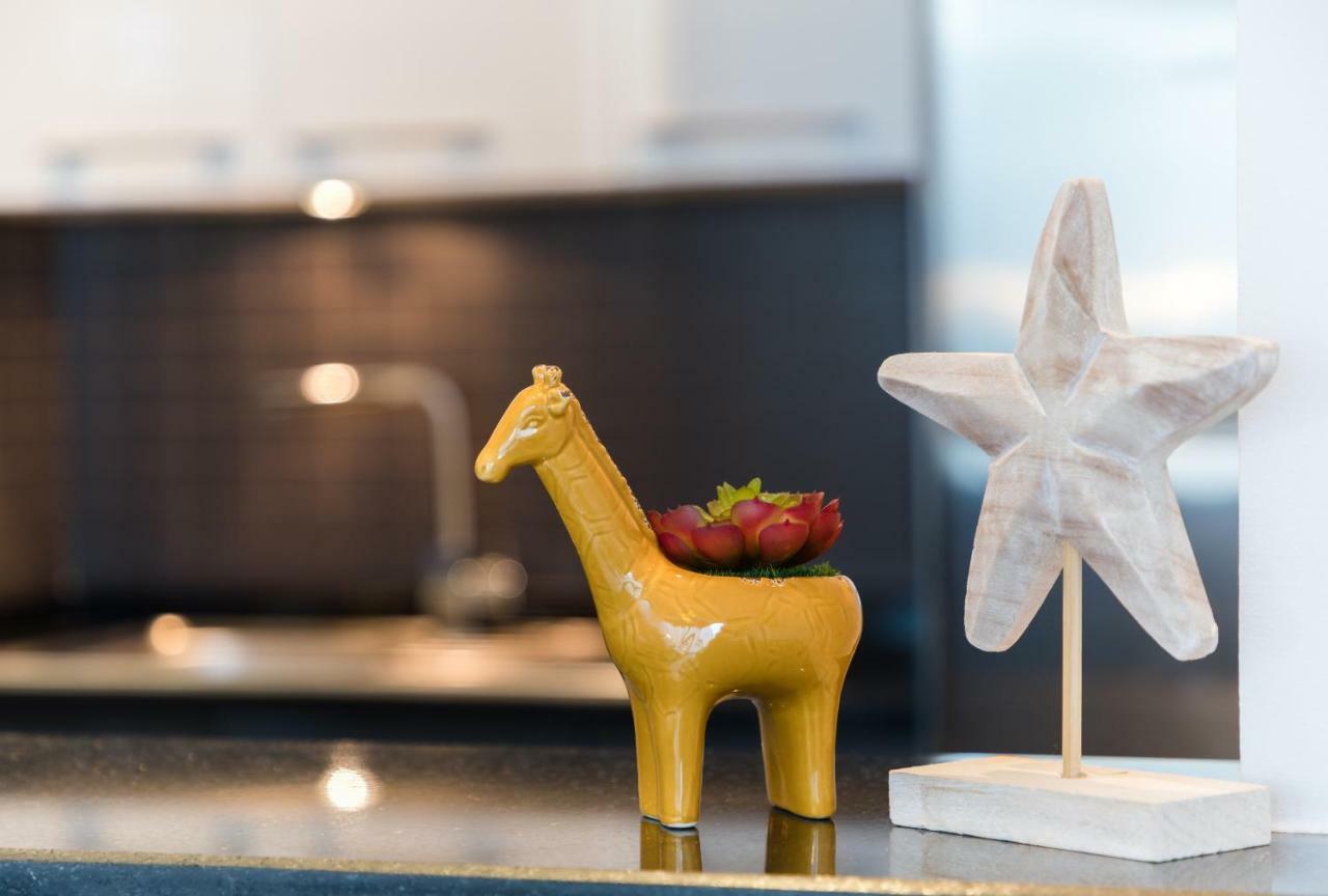 Maison Privee - Big, Bright, Luxury Marina Views Apt Next To Beach ドバイ エクステリア 写真