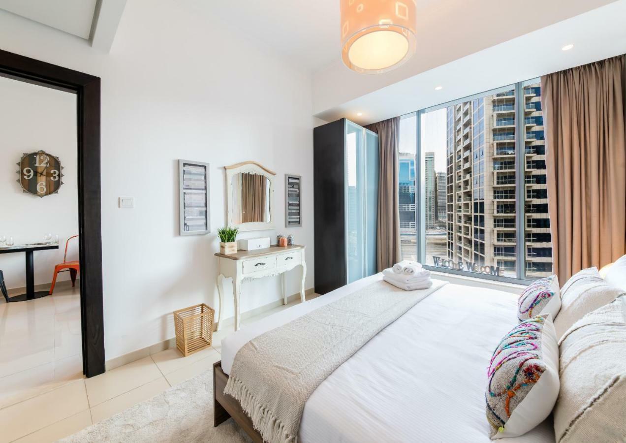 Maison Privee - Big, Bright, Luxury Marina Views Apt Next To Beach ドバイ エクステリア 写真
