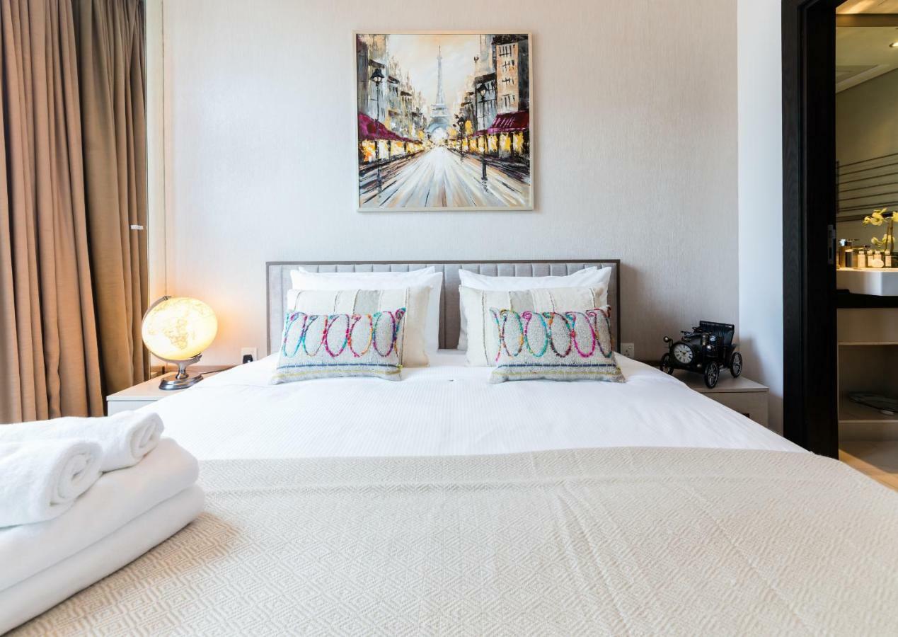 Maison Privee - Big, Bright, Luxury Marina Views Apt Next To Beach ドバイ エクステリア 写真